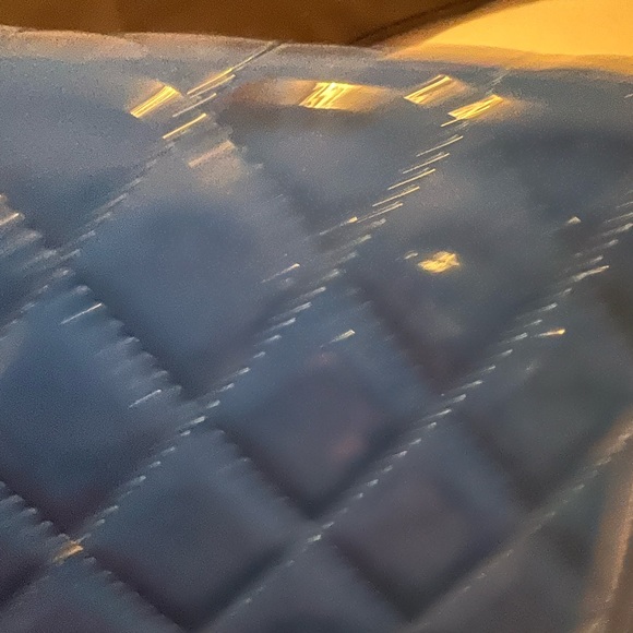 AUTHENTIC CHANEL YEN WALLET PATENT LEATHER LAMBSKIN W/ SILVER HARDWARE & DUSTBAG - Picture 5 of 11